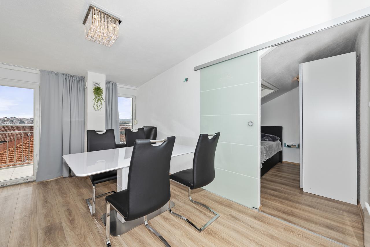 Apartment Nikola Трогир Экстерьер фото